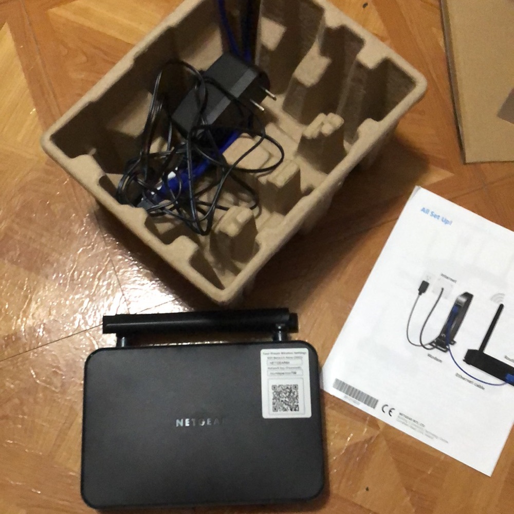 Netgear Dual Band Wifi Router - Picture 6 of 6